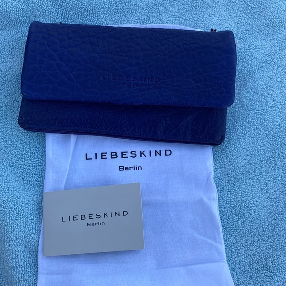 Liebeskind wallet
Color rich purple - Picture 2 of 3